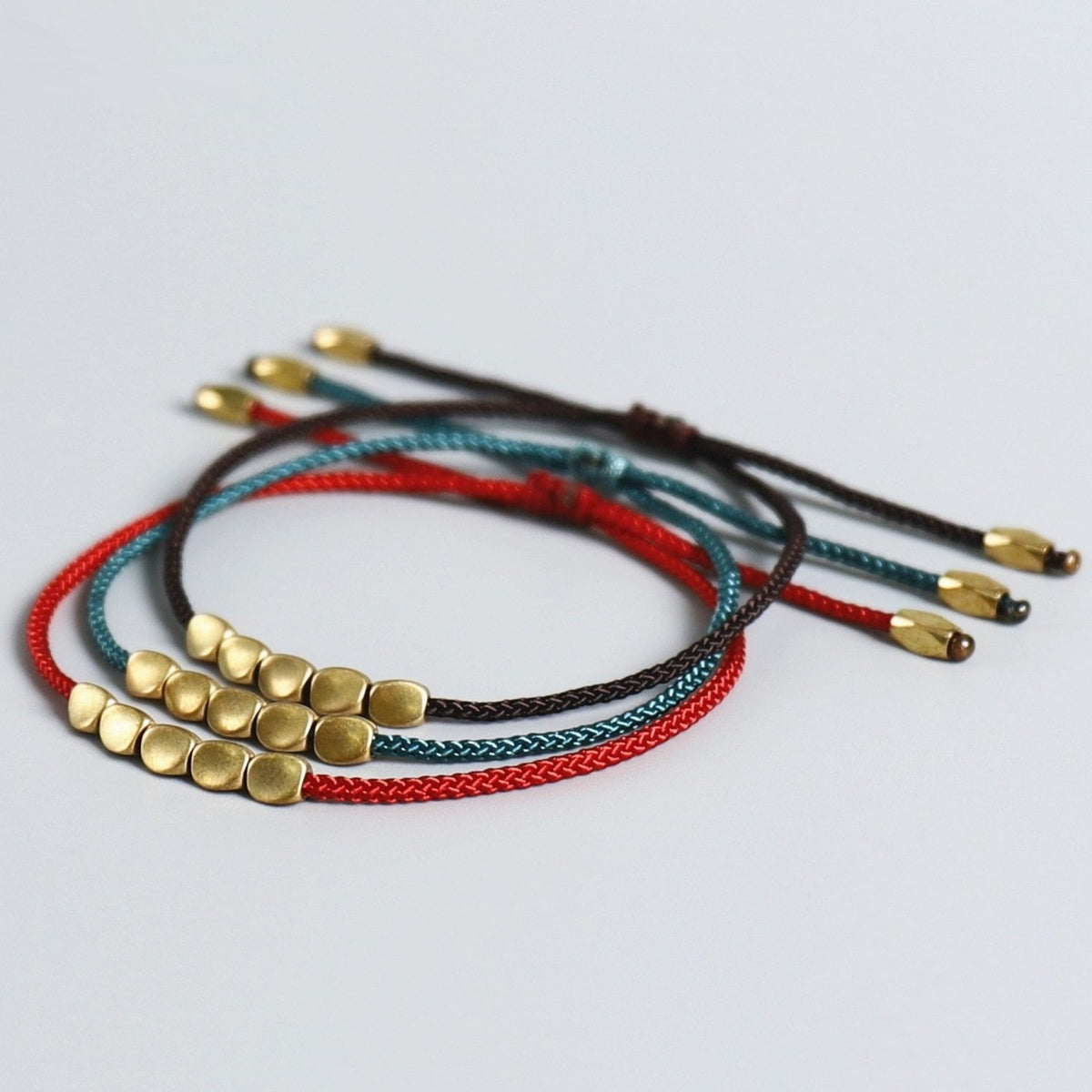 Bracelet Tibétain Tressé Avec Perles De Cuivre