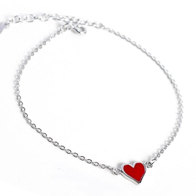 Bracelet Avec Un Coeur Rouge